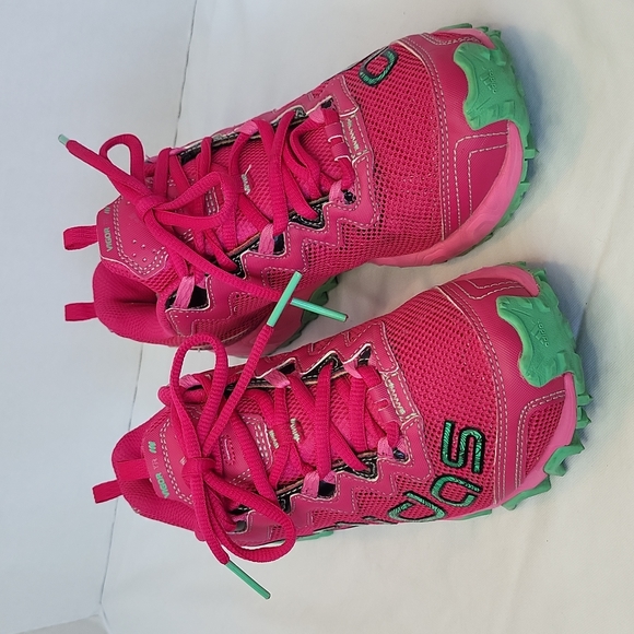 Adidas vigor TR 3 trail running sneaker shoe in pink and mint green. Size 5 - Picture 2 of 16